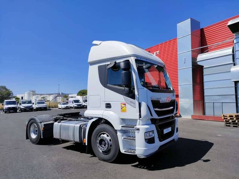 Tracteur 19 TONNES 360 CV 1 COUCHETTE - Cabeza tractora: foto 1 Tracteur 19 TONNES 360 CV 1 COUCHETTE - Cabeza tractora: foto 1