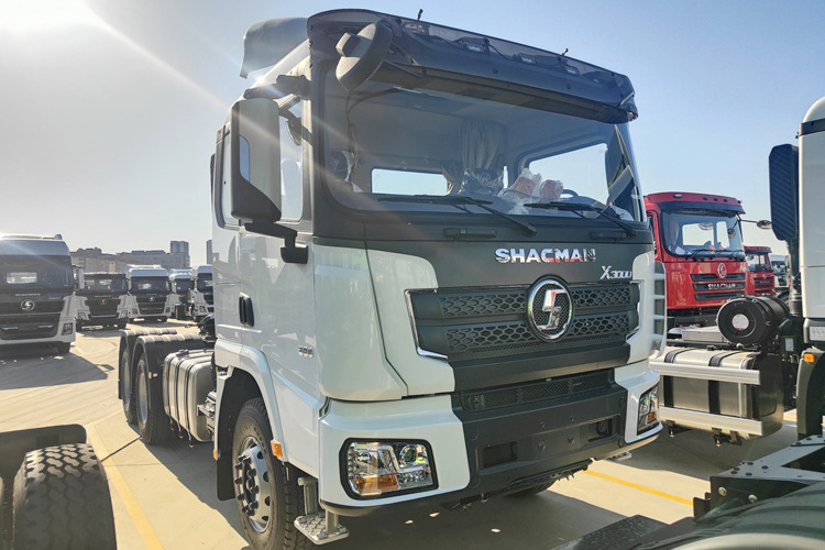 SHACMAN Second Hand Shacman Tractor Trailer for Sale in Malawi - Cabeza tractora: foto 1 SHACMAN Second Hand Shacman Tractor Trailer for Sale in Malawi - Cabeza tractora: foto 1