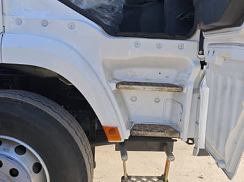 SHACMAN Shacman Truck Tractor Head for Sale in Zambia - Cabeza tractora: foto 2 SHACMAN Shacman Truck Tractor Head for Sale in Zambia - Cabeza tractora: foto 2