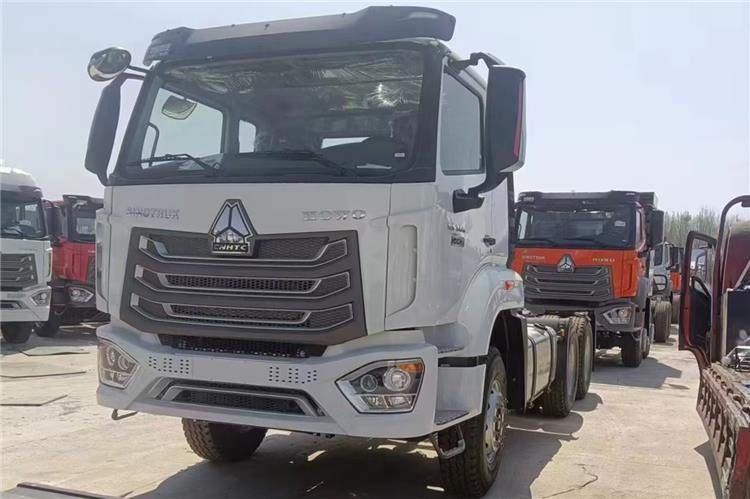 SINOTRUK Hohan NX Truck Price 371 hp 10 Wheeler for Sale In Tanzania - Cabeza tractora: foto 2 SINOTRUK Hohan NX Truck Price 371 hp 10 Wheeler for Sale In Tanzania - Cabeza tractora: foto 2