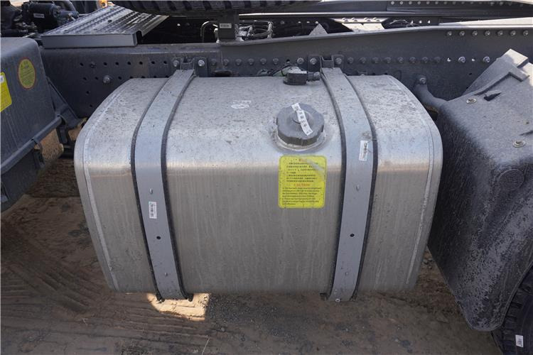 SINOTRUK Howo Truck Head Price 400HP for Sale In Guinea - Cabeza tractora: foto 3 SINOTRUK Howo Truck Head Price 400HP for Sale In Guinea - Cabeza tractora: foto 3