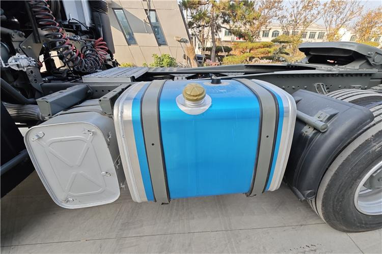 SINOTRUK Second Hand Howo 380hp 6x4 Truck Tractor for Sale In Tanzania - Cabeza tractora: foto 5 SINOTRUK Second Hand Howo 380hp 6x4 Truck Tractor for Sale In Tanzania - Cabeza tractora: foto 5