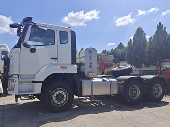 SINOTRUK Sinotruck for sale for Sale in Malawi - Cabeza tractora: foto 2 SINOTRUK Sinotruck for sale for Sale in Malawi - Cabeza tractora: foto 2