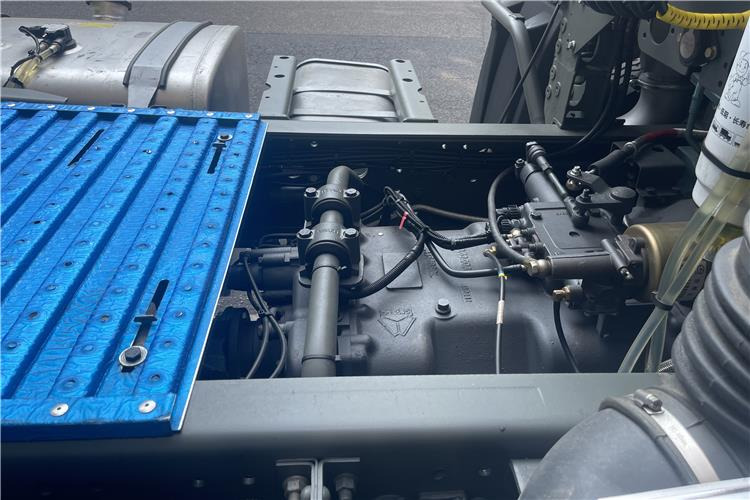 SINOTRUK Used Howo 371hp Tractor Truck for Sale In Cameroon - Cabeza tractora: foto 5 SINOTRUK Used Howo 371hp Tractor Truck for Sale In Cameroon - Cabeza tractora: foto 5