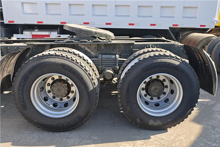 Sinotruk Used Hohan Truck Tractor 10 Wheeler for Sale In Burkina Faso - Cabeza tractora: foto 3 Sinotruk Used Hohan Truck Tractor 10 Wheeler for Sale In Burkina Faso - Cabeza tractora: foto 3