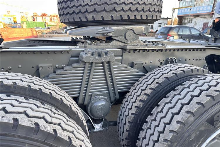 Sinotruk Used Howo 380HP Truck Head with RHD for Sale In Tanzania - Cabeza tractora: foto 4 Sinotruk Used Howo 380HP Truck Head with RHD for Sale In Tanzania - Cabeza tractora: foto 4