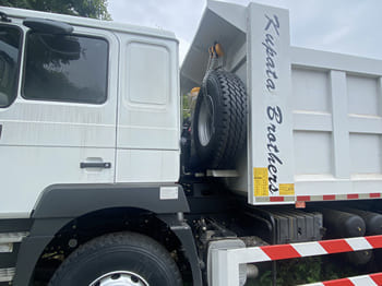 SHACMAN Shacman Tipper Truck F3000 for Sale in Nigeria - Camión: foto 4 SHACMAN Shacman Tipper Truck F3000 for Sale in Nigeria - Camión: foto 4