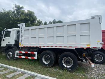 SHACMAN Shacman Tipper Truck F3000 for Sale in Nigeria - Camión: foto 1 SHACMAN Shacman Tipper Truck F3000 for Sale in Nigeria - Camión: foto 1