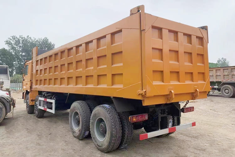 SHACMAN Shacman Truck F3000 for Sale in Zamibia - Camión: foto 2 SHACMAN Shacman Truck F3000 for Sale in Zamibia - Camión: foto 2