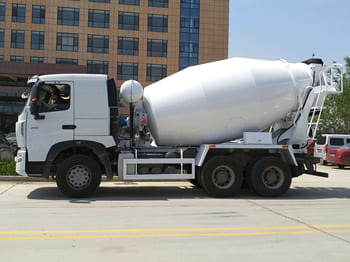 SINOTRUK Concrete Mixer Truck for Sale in Ghana - Camión hormigonera: foto 5 SINOTRUK Concrete Mixer Truck for Sale in Ghana - Camión hormigonera: foto 5