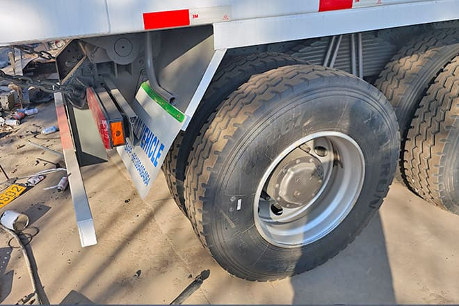 SINOTRUK Sinotruk Howo 371 8x4 Dump Truck for Sale in Libya - Camión volquete: foto 5 SINOTRUK Sinotruk Howo 371 8x4 Dump Truck for Sale in Libya - Camión volquete: foto 5