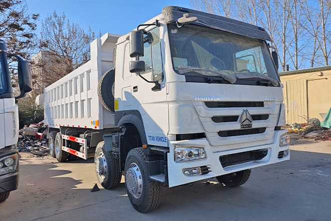 SINOTRUK Sinotruk Howo 371 8x4 Dump Truck for Sale in Libya - Camión volquete: foto 1 SINOTRUK Sinotruk Howo 371 8x4 Dump Truck for Sale in Libya - Camión volquete: foto 1