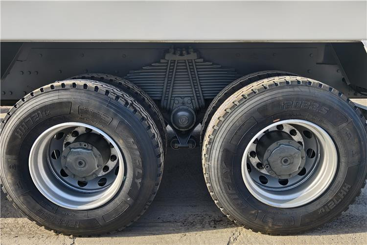 SINOTRUK Used Howo 371 Dump Truck 8x4 for Sale In Ghana - Camión volquete: foto 5 SINOTRUK Used Howo 371 Dump Truck 8x4 for Sale In Ghana - Camión volquete: foto 5