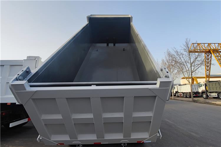 SINOTRUK Used Howo 400hp Dump Truck for Sale In Zambia - Camión volquete: foto 3 SINOTRUK Used Howo 400hp Dump Truck for Sale In Zambia - Camión volquete: foto 3
