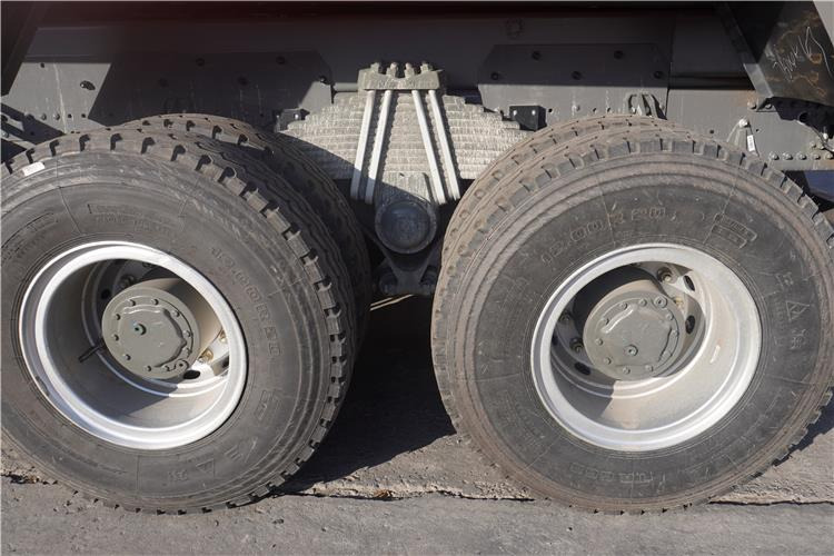 Sinotruk Used Howo A7 Dump Truck 6x4 for Sale In Democratic Republic of the Congo - Camión volquete: foto 5 Sinotruk Used Howo A7 Dump Truck 6x4 for Sale In Democratic Republic of the Congo - Camión volquete: foto 5