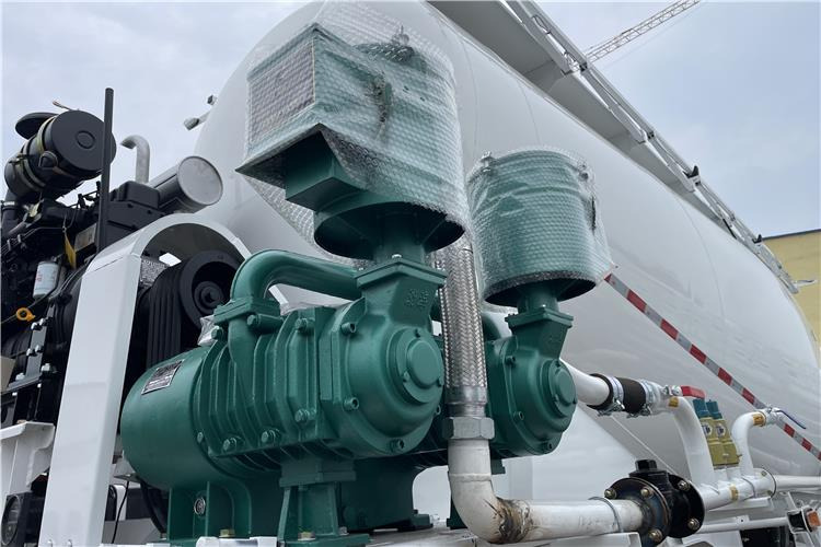 TITAN 3 Axle 30CBM Cement Tanker Trailer with Air Suspension In Saudi Arabia - Semirremolque cisterna: foto 3 TITAN 3 Axle 30CBM Cement Tanker Trailer with Air Suspension In Saudi Arabia - Semirremolque cisterna: foto 3