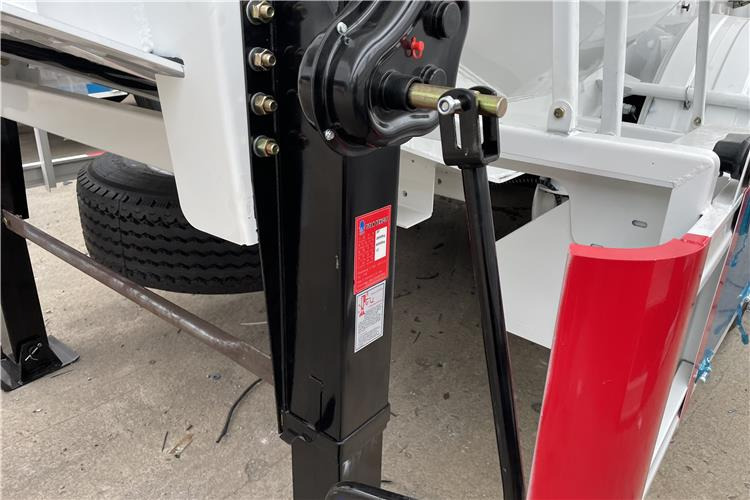 TITAN 3 Axle 30CBM Cement Tanker Trailer with Air Suspension In Saudi Arabia - Semirremolque cisterna: foto 5 TITAN 3 Axle 30CBM Cement Tanker Trailer with Air Suspension In Saudi Arabia - Semirremolque cisterna: foto 5
