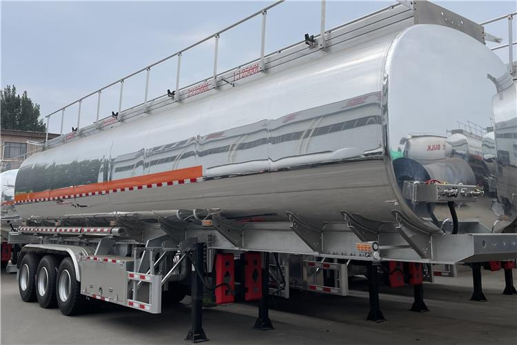 TITAN 3 Axle 45000 L Aluminum Fuel Tanker Trailer for Sale In Zimbabwe - Semirremolque cisterna: foto 1 TITAN 3 Axle 45000 L Aluminum Fuel Tanker Trailer for Sale In Zimbabwe - Semirremolque cisterna: foto 1