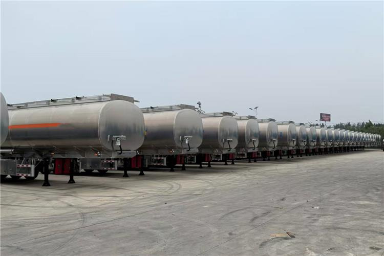 TITAN 3 Axle 45000 L Aluminum Tanker Trailer for Sale In Zimbabwe - Semirremolque cisterna: foto 4 TITAN 3 Axle 45000 L Aluminum Tanker Trailer for Sale In Zimbabwe - Semirremolque cisterna: foto 4
