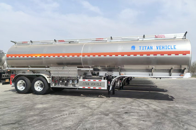 TITAN Aluminum Tanker Trailer for Sale in Malawi - Semirremolque cisterna: foto 2 TITAN Aluminum Tanker Trailer for Sale in Malawi - Semirremolque cisterna: foto 2