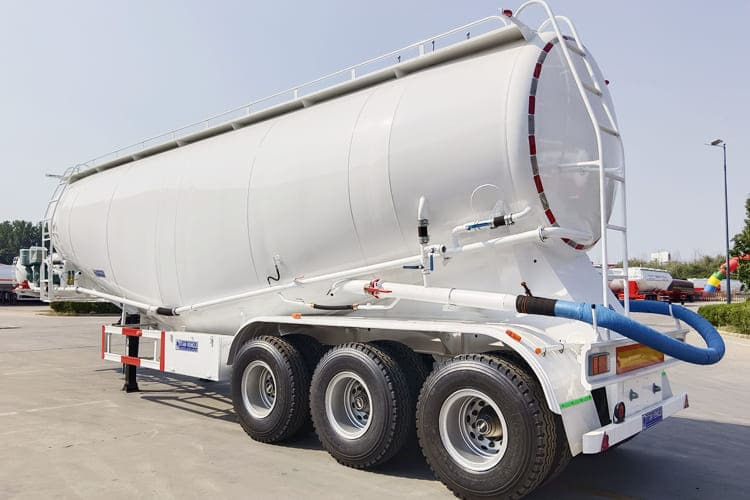 TITAN Bulk Cement Trailer for Sale in Angola - Semirremolque cisterna: foto 2 TITAN Bulk Cement Trailer for Sale in Angola - Semirremolque cisterna: foto 2