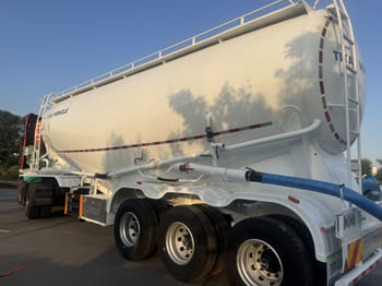 TITAN Bulker Trailer Truck for Sale in Jamaica - Semirremolque cisterna: foto 2 TITAN Bulker Trailer Truck for Sale in Jamaica - Semirremolque cisterna: foto 2