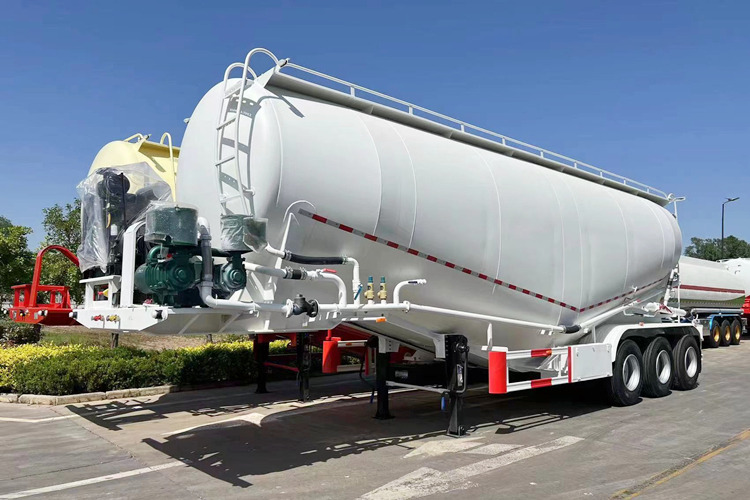 TITAN Cement Tanker for Sale in Ugandan - Semirremolque cisterna: foto 1 TITAN Cement Tanker for Sale in Ugandan - Semirremolque cisterna: foto 1