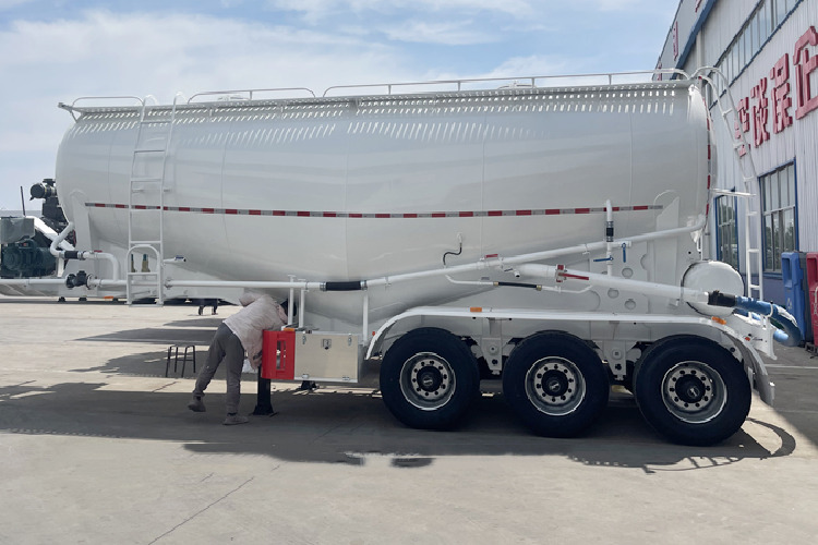TITAN Powder Tanker for Sale in Nigeria - Semirremolque cisterna: foto 3 TITAN Powder Tanker for Sale in Nigeria - Semirremolque cisterna: foto 3