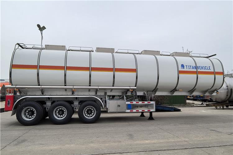 TITAN Tri Axle Aluminum Alloy Tanker Trailer for Sale In Saudi Arabia - Semirremolque cisterna: foto 2 TITAN Tri Axle Aluminum Alloy Tanker Trailer for Sale In Saudi Arabia - Semirremolque cisterna: foto 2