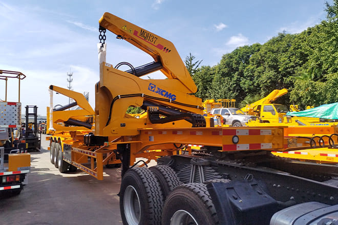 XCMG 40T Container Side Lift Trailer for Sale in Tanzania - Semirremolque portacontenedore/ Intercambiable: foto 4 XCMG 40T Container Side Lift Trailer for Sale in Tanzania - Semirremolque portacontenedore/ Intercambiable: foto 4