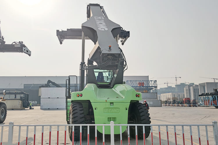 XCMG Reach Stacker Price for Sale in Guyana - Carretilla para contenedores: foto 3 XCMG Reach Stacker Price for Sale in Guyana - Carretilla para contenedores: foto 3