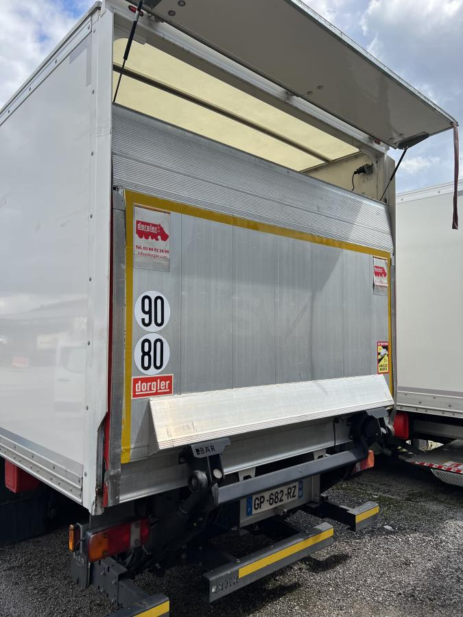 MAN TGS 18.360 - Camión caja cerrada: foto 3 MAN TGS 18.360 - Camión caja cerrada: foto 3