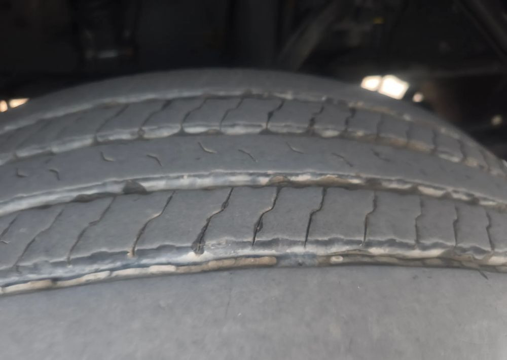 DAF LF 18.320 Kontener 20 palet - Camión caja cerrada: foto 3 DAF LF 18.320 Kontener 20 palet - Camión caja cerrada: foto 3