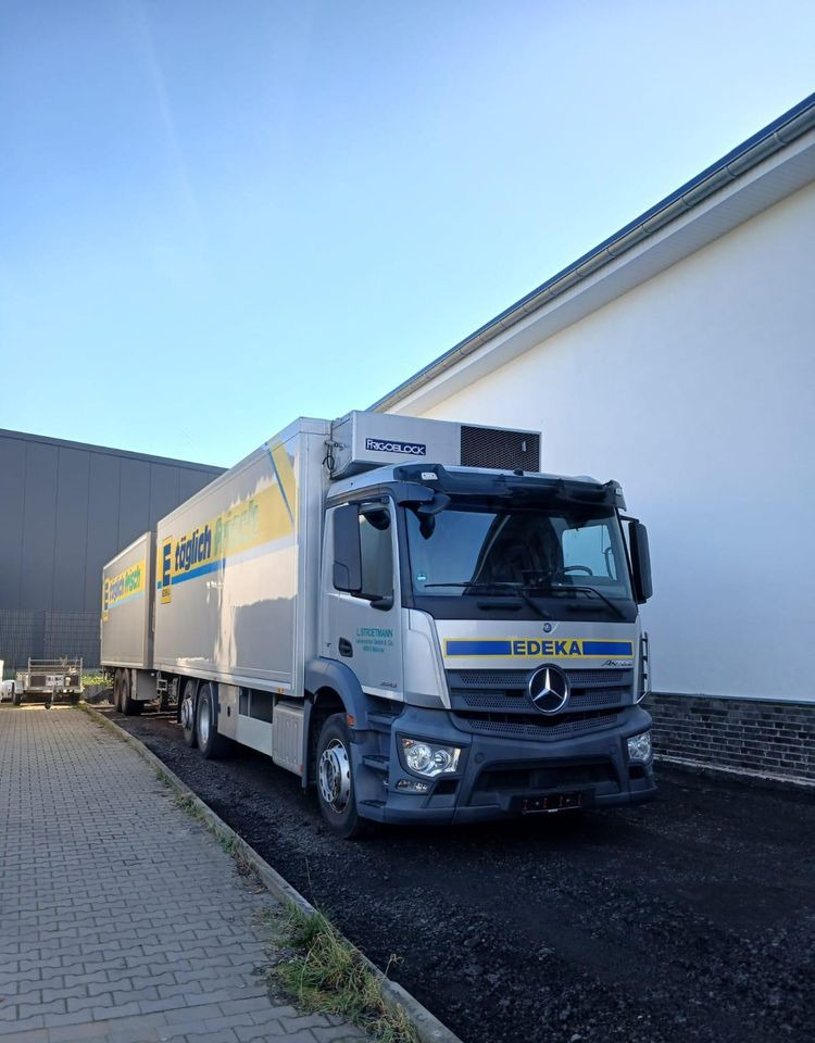 Mercedes-Benz ACTROS ANTOS 2543 6X2 CHŁODNIA IZOTERMA OS SKRĘTNA PODNOSZONA SUPER STAN - Camión frigorífico: foto 3 Mercedes-Benz ACTROS ANTOS 2543 6X2 CHŁODNIA IZOTERMA OS SKRĘTNA PODNOSZONA SUPER STAN - Camión frigorífico: foto 3