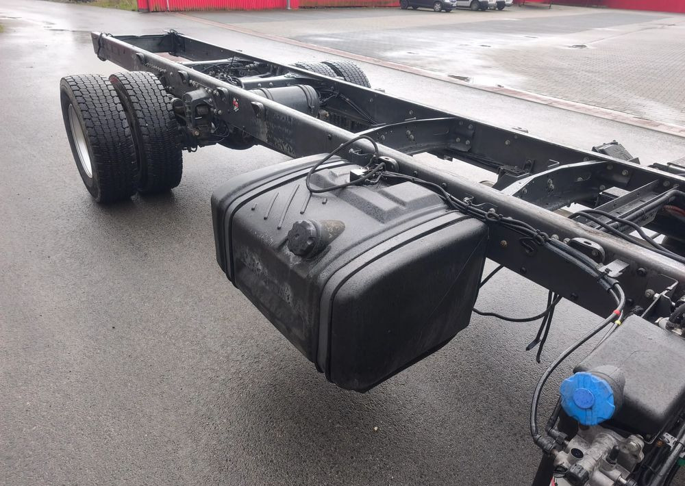 Renault Midlum 220.14  220.16 rama do zabudowy poduszka - Camión chasis: foto 5 Renault Midlum 220.14  220.16 rama do zabudowy poduszka - Camión chasis: foto 5