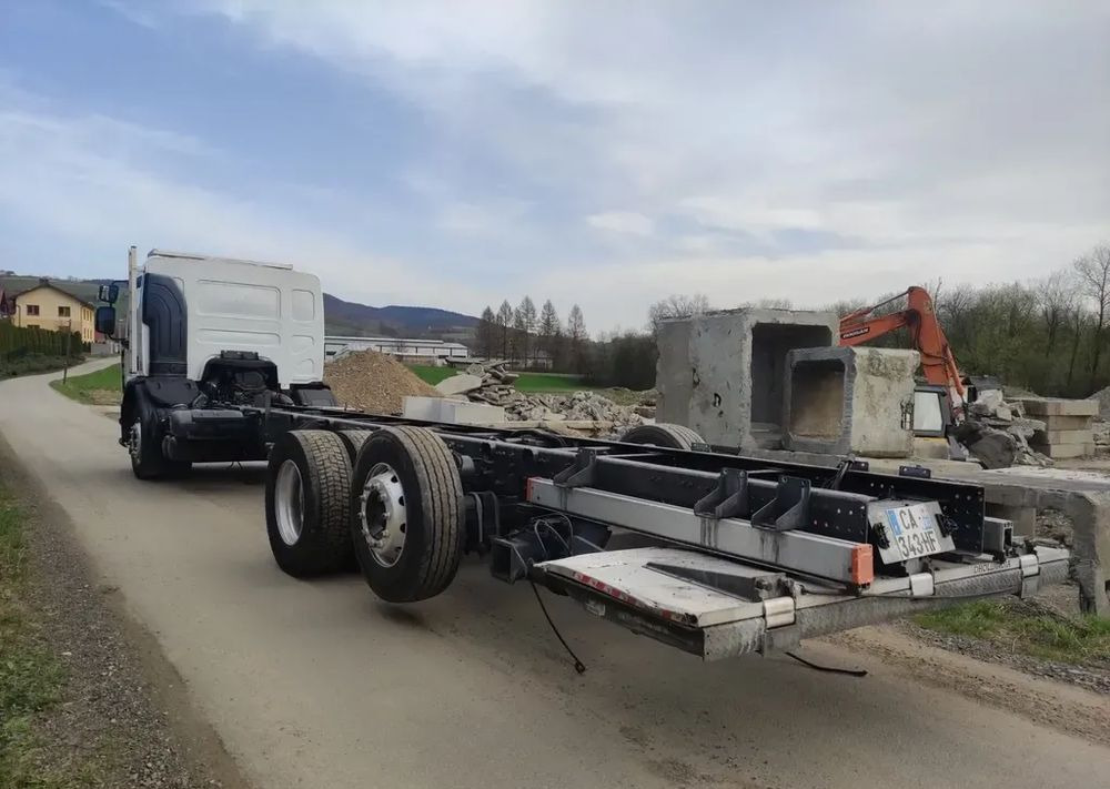 Renault Premium 26.380 Dxi  6x2 rama do zabudowy - Camión chasis: foto 4 Renault Premium 26.380 Dxi  6x2 rama do zabudowy - Camión chasis: foto 4