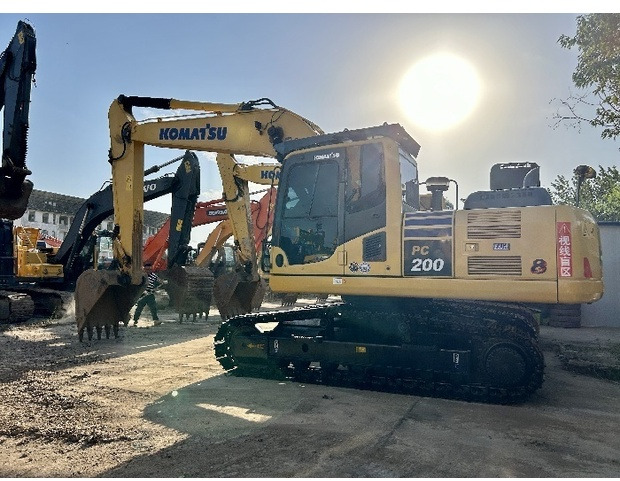 2022 Komatsu PC200-8 - Excavadora de cadenas: foto 1 2022 Komatsu PC200-8 - Excavadora de cadenas: foto 1
