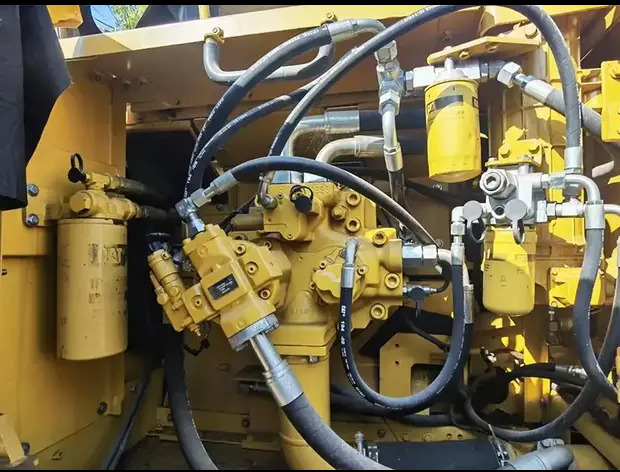 Excavadora de cadenas 2023 Caterpillar 330D: foto 8