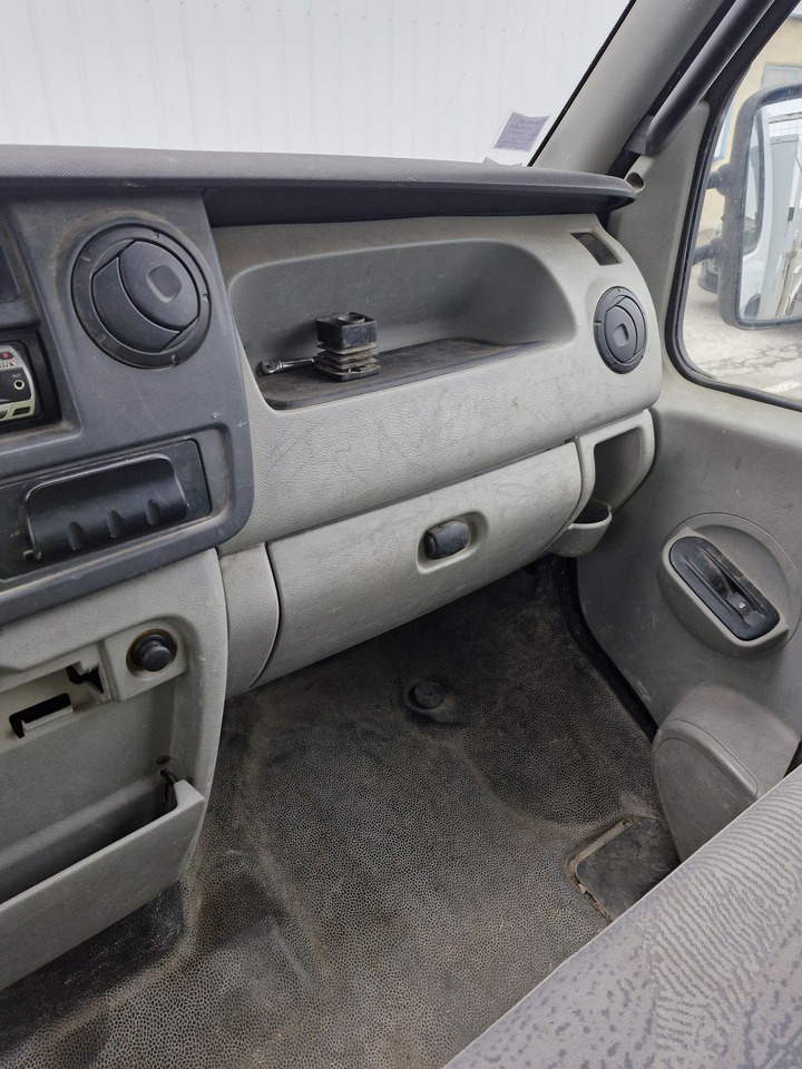 Renault Mascott 3.5T- (Disponible à compter du 24/11/2025) 3 places avec benne basculante hydraulique. BEG. Vendu sans CT. Véhicule roulant. Entretien régulier. Arrêté début 2025 pour souci passage d - Furgoneta basculante: foto 4 Renault Mascott 3.5T- (Disponible à compter du 24/11/2025) 3 places avec benne basculante hydraulique. BEG. Vendu sans CT. Véhicule roulant. Entretien régulier. Arrêté début 2025 pour souci passage d - Furgoneta basculante: foto 4