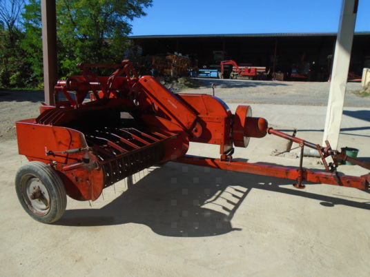 Massey Ferguson 10-8 - Empacadora de pacas cuadradas: foto 2 Massey Ferguson 10-8 - Empacadora de pacas cuadradas: foto 2