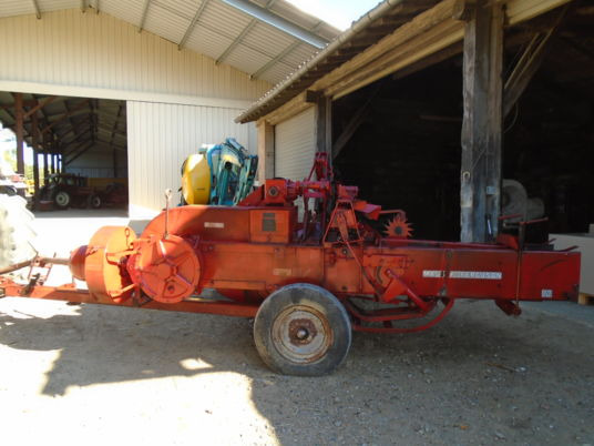 Massey Ferguson 10-8 - Empacadora de pacas cuadradas: foto 1 Massey Ferguson 10-8 - Empacadora de pacas cuadradas: foto 1