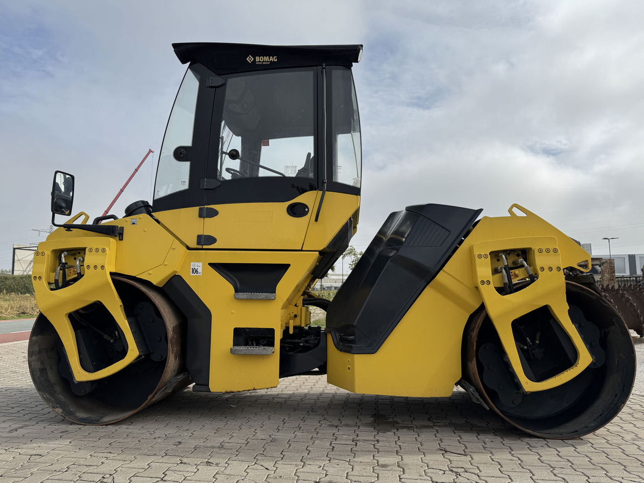 Bomag BW 151 AD-5 - Apisonadora de asfalto: foto 5 Bomag BW 151 AD-5 - Apisonadora de asfalto: foto 5