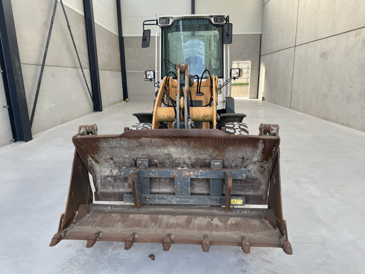 LIEBHERR L 506 - Excavadora de ruedas: foto 2 LIEBHERR L 506 - Excavadora de ruedas: foto 2