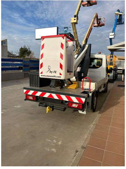 Usado Topy 11.1 sobre FORD TRANSIT CC FT3500 - Camión con plataforma elevadora: foto 4 Usado Topy 11.1 sobre FORD TRANSIT CC FT3500 - Camión con plataforma elevadora: foto 4