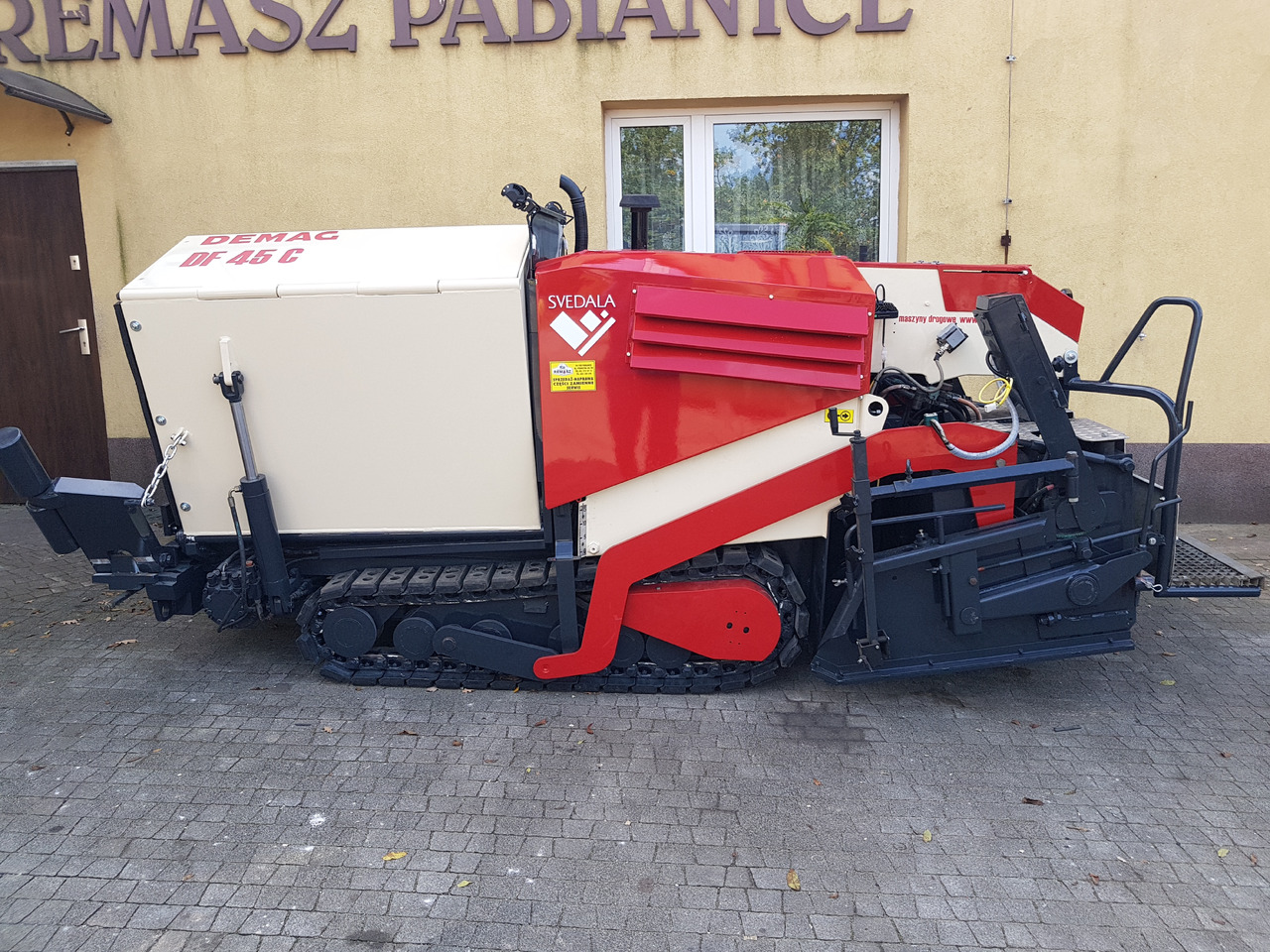 DEMAG DF45C - Pavimentadora de asfalto: foto 1 DEMAG DF45C - Pavimentadora de asfalto: foto 1