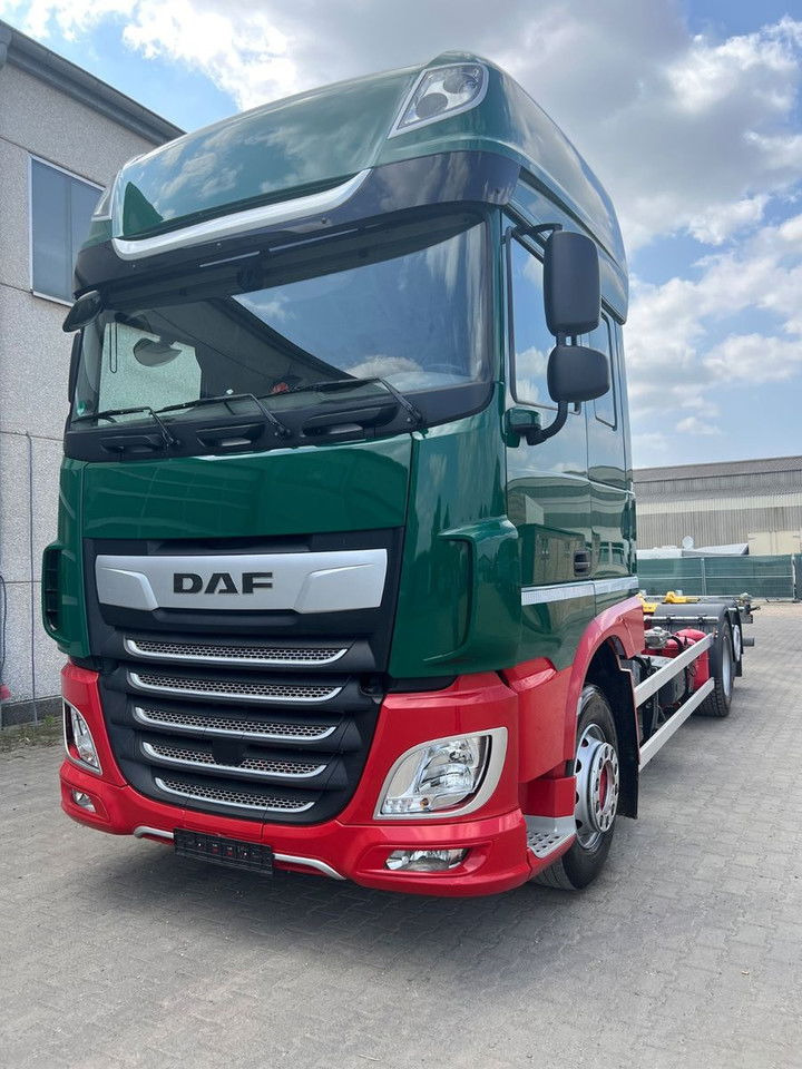 DAF XF 480 FAN SSC BDF C715/745 + Intarder + 2x Tank - Camión portacontenedore/ Intercambiable: foto 4 DAF XF 480 FAN SSC BDF C715/745 + Intarder + 2x Tank - Camión portacontenedore/ Intercambiable: foto 4