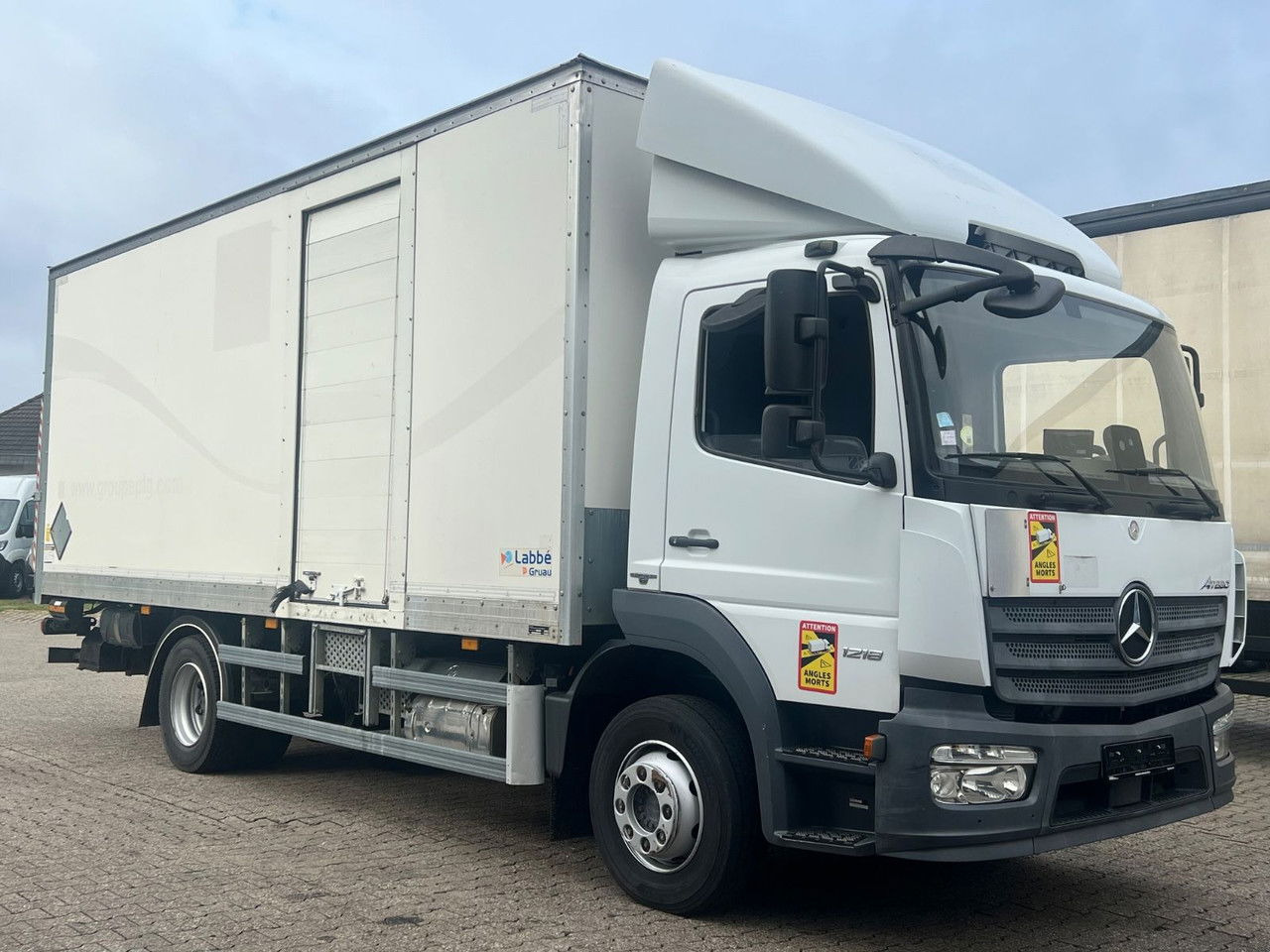 Mercedes-Benz Atego 1218 L Classic-Vermietung möglich-ADR-LBW - Camión caja cerrada: foto 2 Mercedes-Benz Atego 1218 L Classic-Vermietung möglich-ADR-LBW - Camión caja cerrada: foto 2