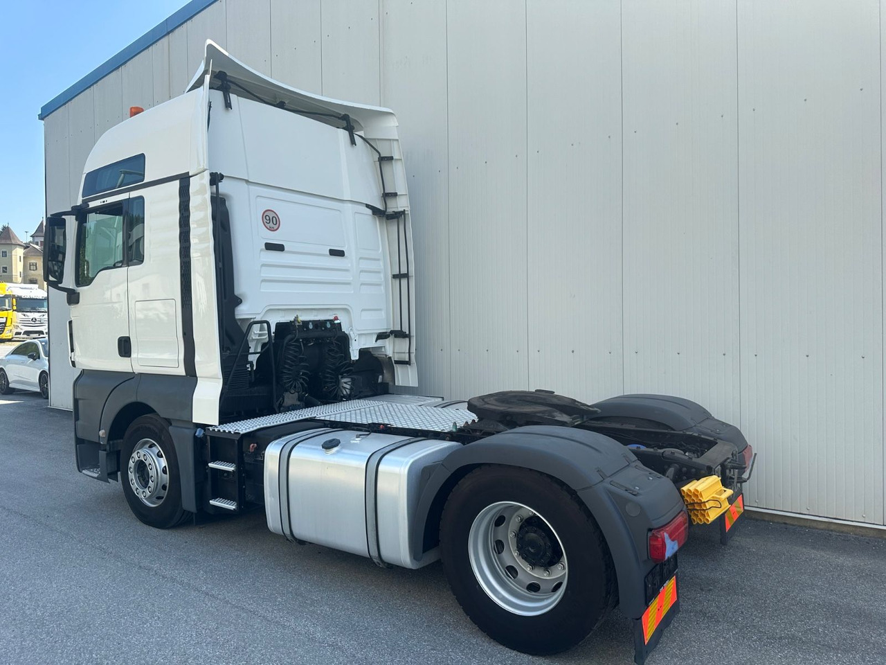 MAN TGX 18.460 XXL Intarder/Standklima - Cabeza tractora: foto 3 MAN TGX 18.460 XXL Intarder/Standklima - Cabeza tractora: foto 3