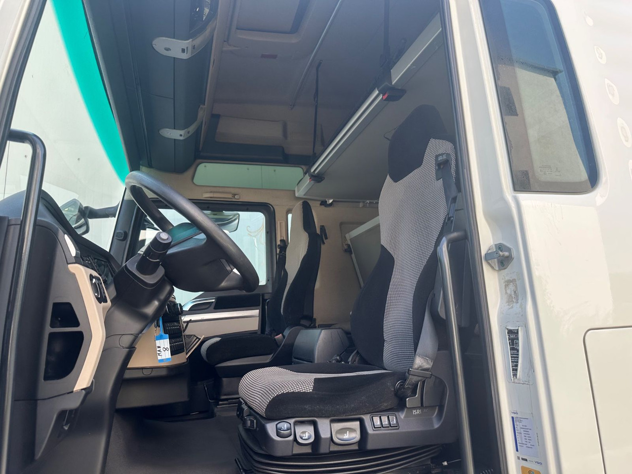 MAN TGX 18.460 XXL Intarder/Standklima - Cabeza tractora: foto 5 MAN TGX 18.460 XXL Intarder/Standklima - Cabeza tractora: foto 5