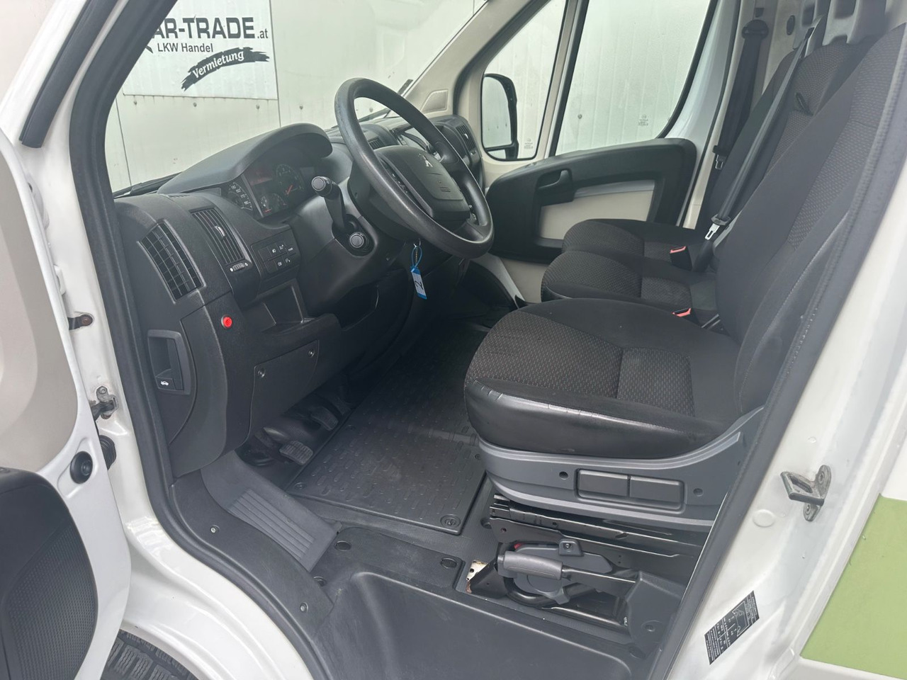 Peugeot Boxer 2,0 HDI Klima AluAusbau L4H2 - Furgón: foto 5 Peugeot Boxer 2,0 HDI Klima AluAusbau L4H2 - Furgón: foto 5